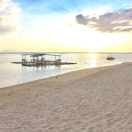 Bella Beach Resort Batangas Lian Exterior foto