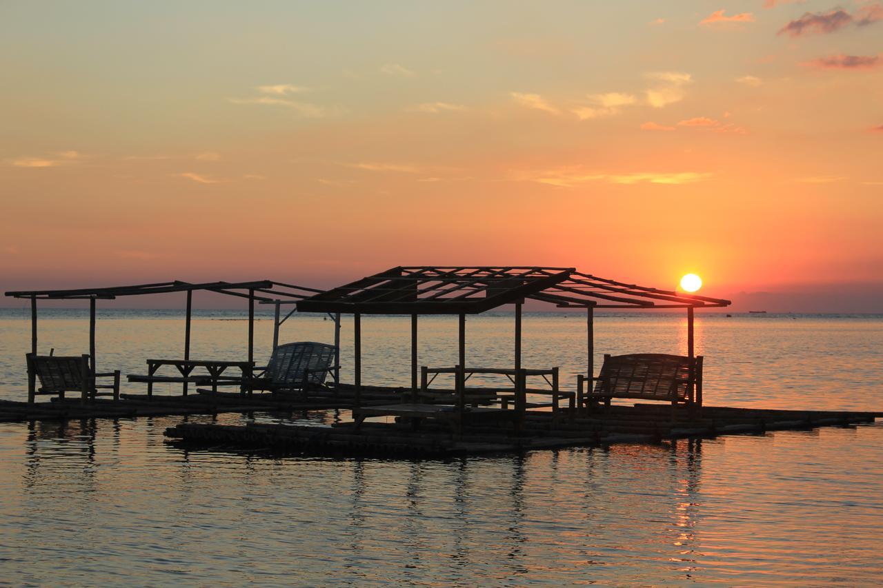 Bella Beach Resort Batangas Lian Exterior foto